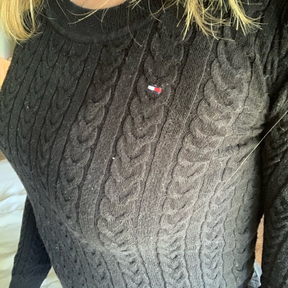 Black Tommy Hilfiger long sleeve - Picture 4 of 4